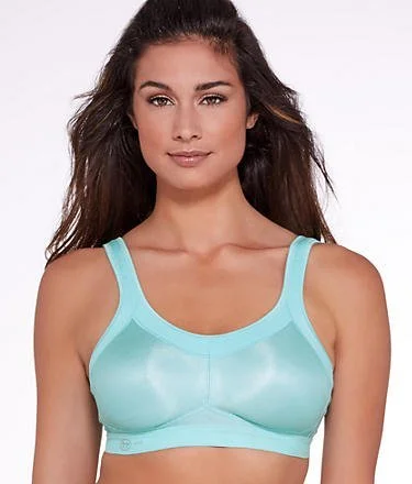 A closeup of a gorgeous woman in a sports bra top, sports bra, brassier,  Esporte bom, detailed sports bra - SeaArt AI